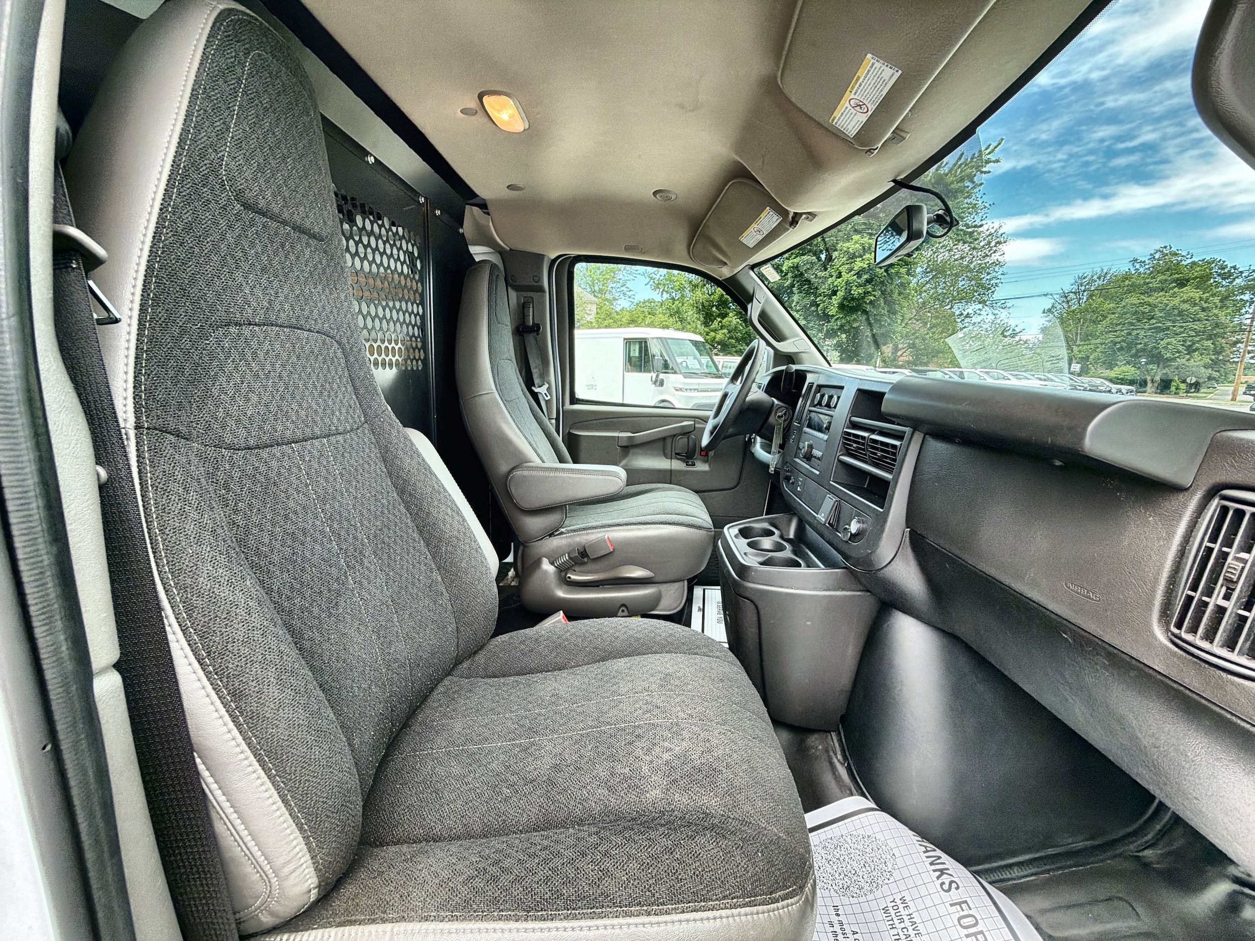 2024 Chevrolet Express Cargo Work Van - Photo 27