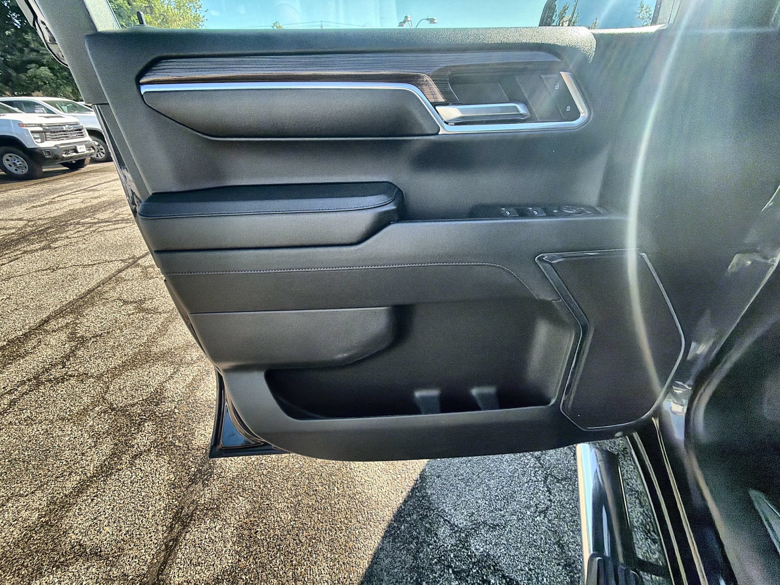 2023 Chevrolet Silverado 1500 LT - Photo 23