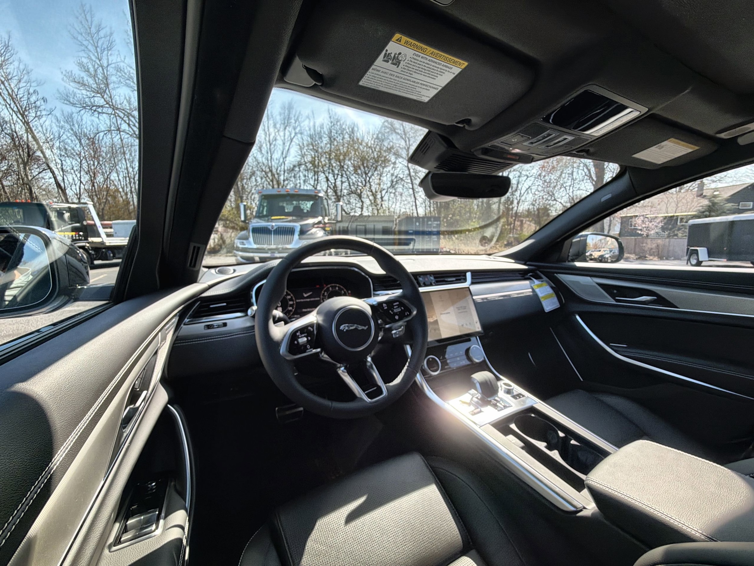 2024 Jaguar XF R-Dynamic SE - Photo 10