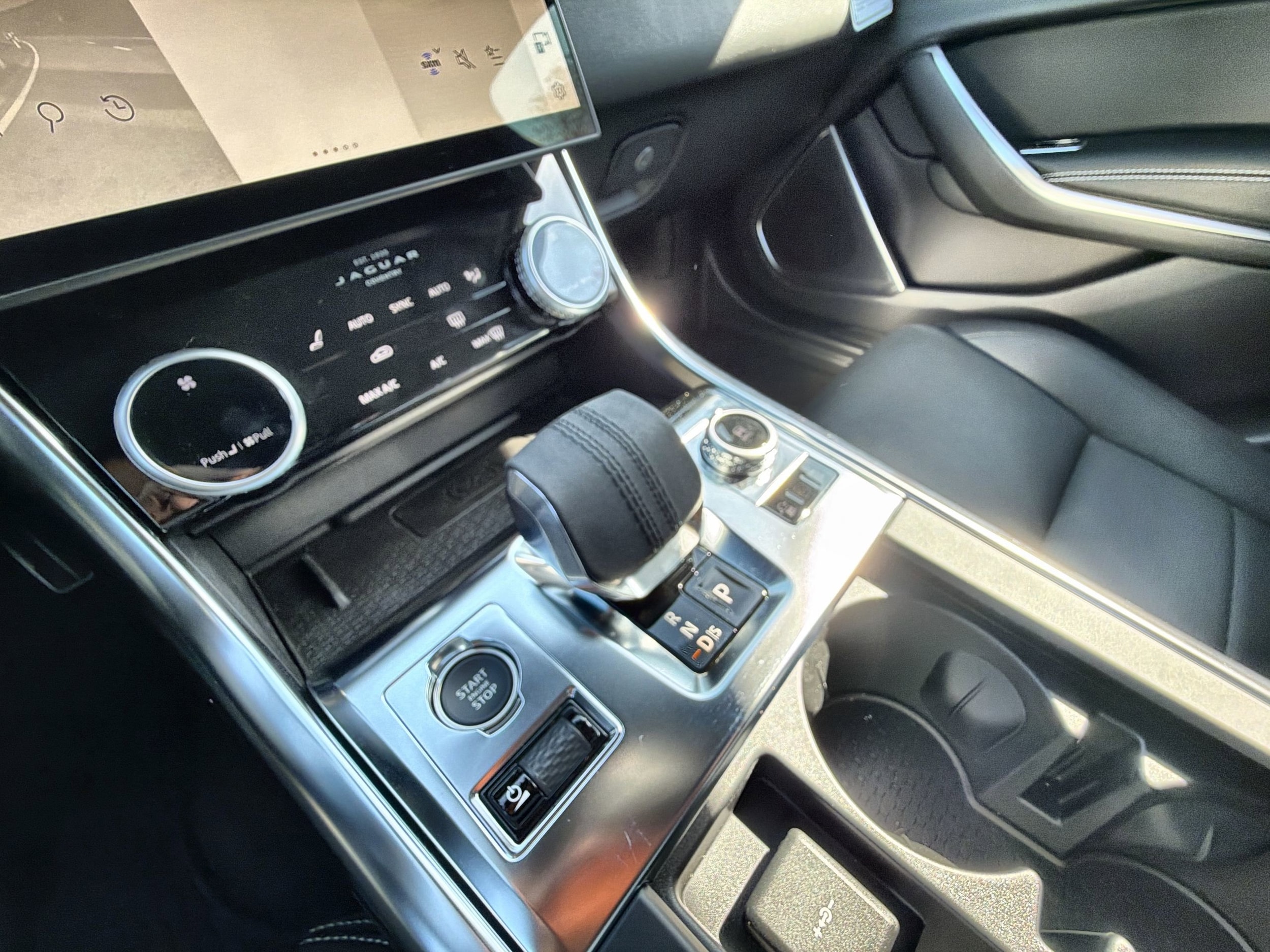 2024 Jaguar XF R-Dynamic SE - Photo 16