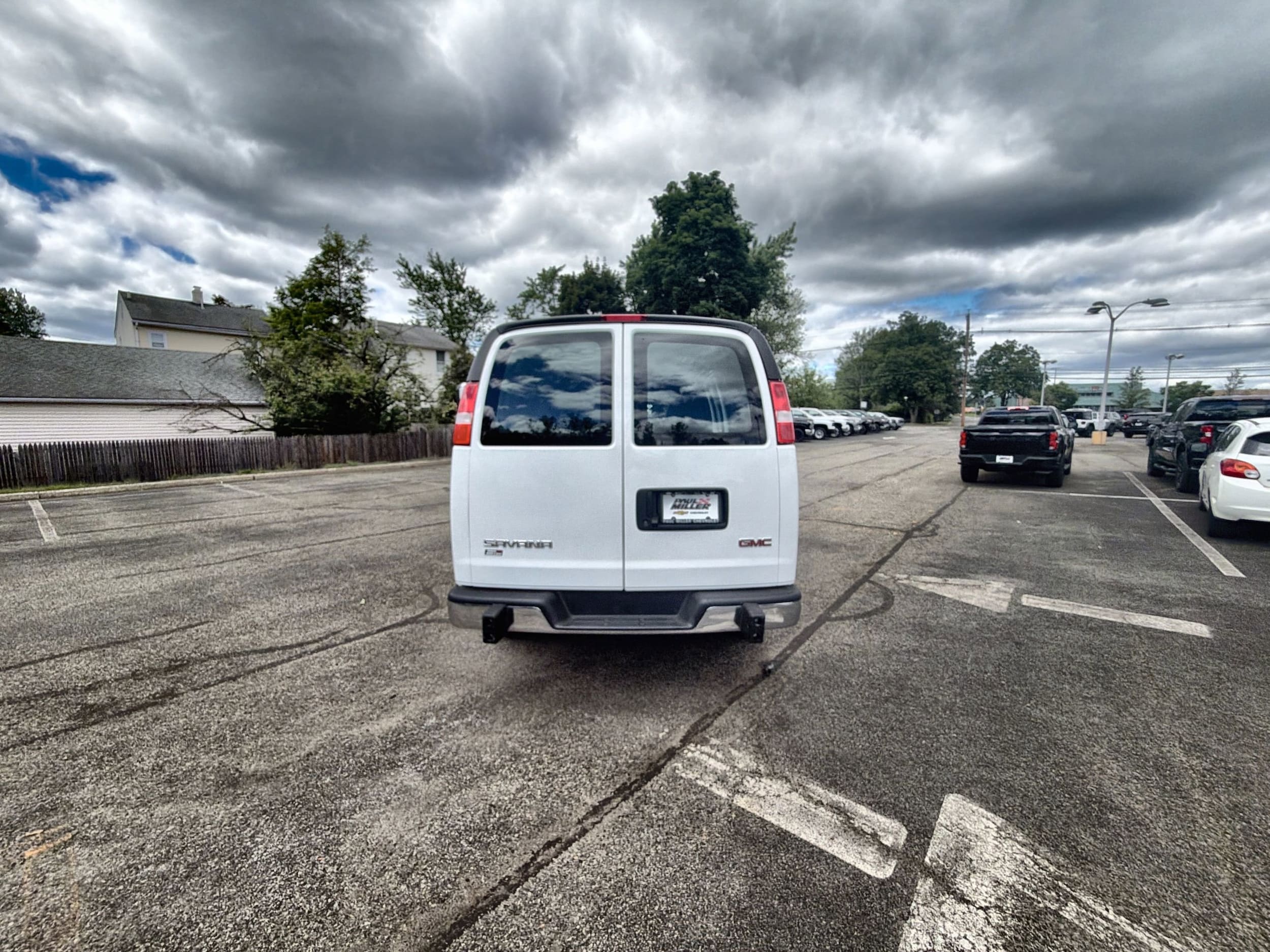 2024 GMC Savana Cargo Work Van - Photo 32