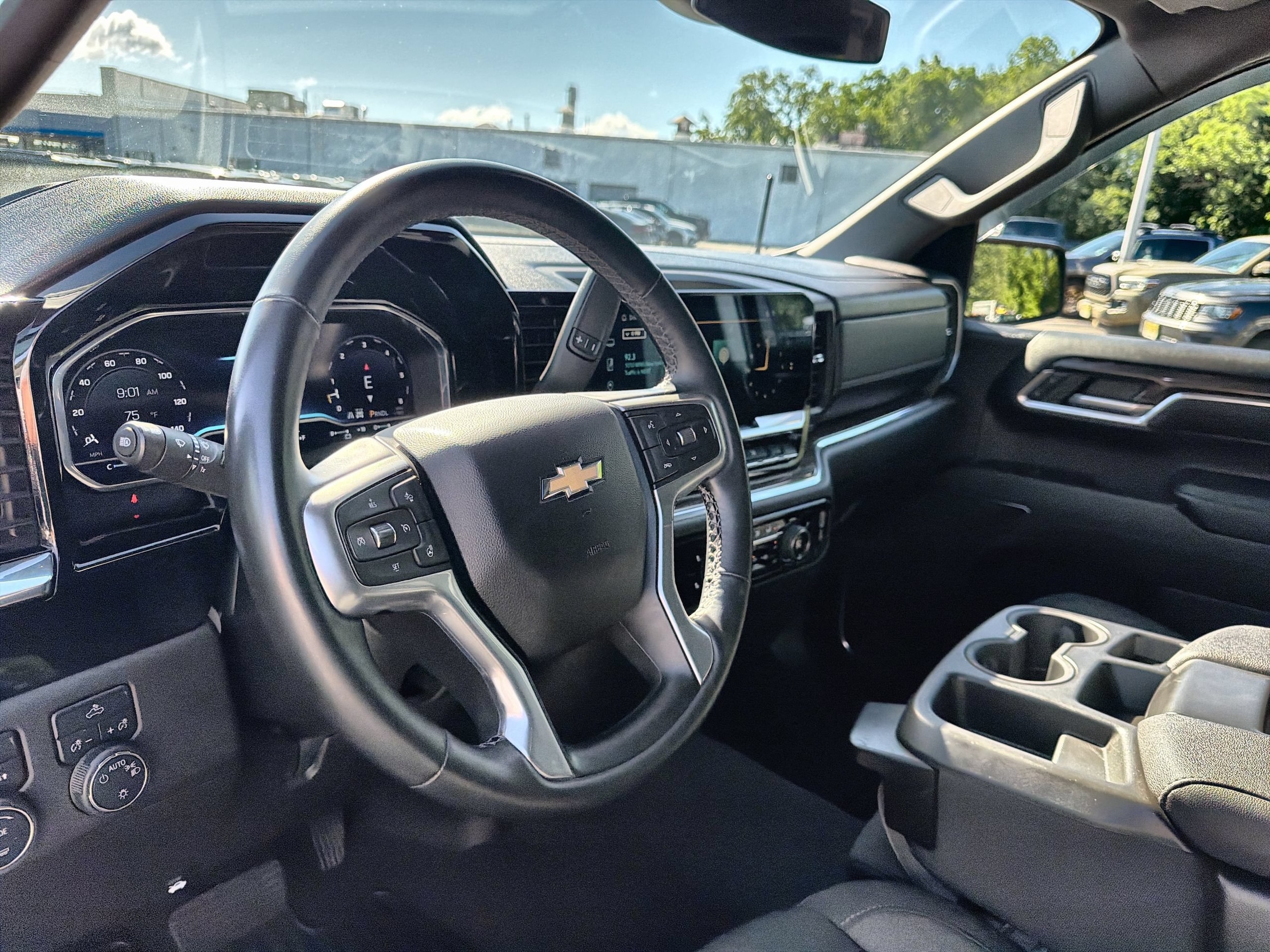 2023 Chevrolet Silverado 1500 LT - Photo 11