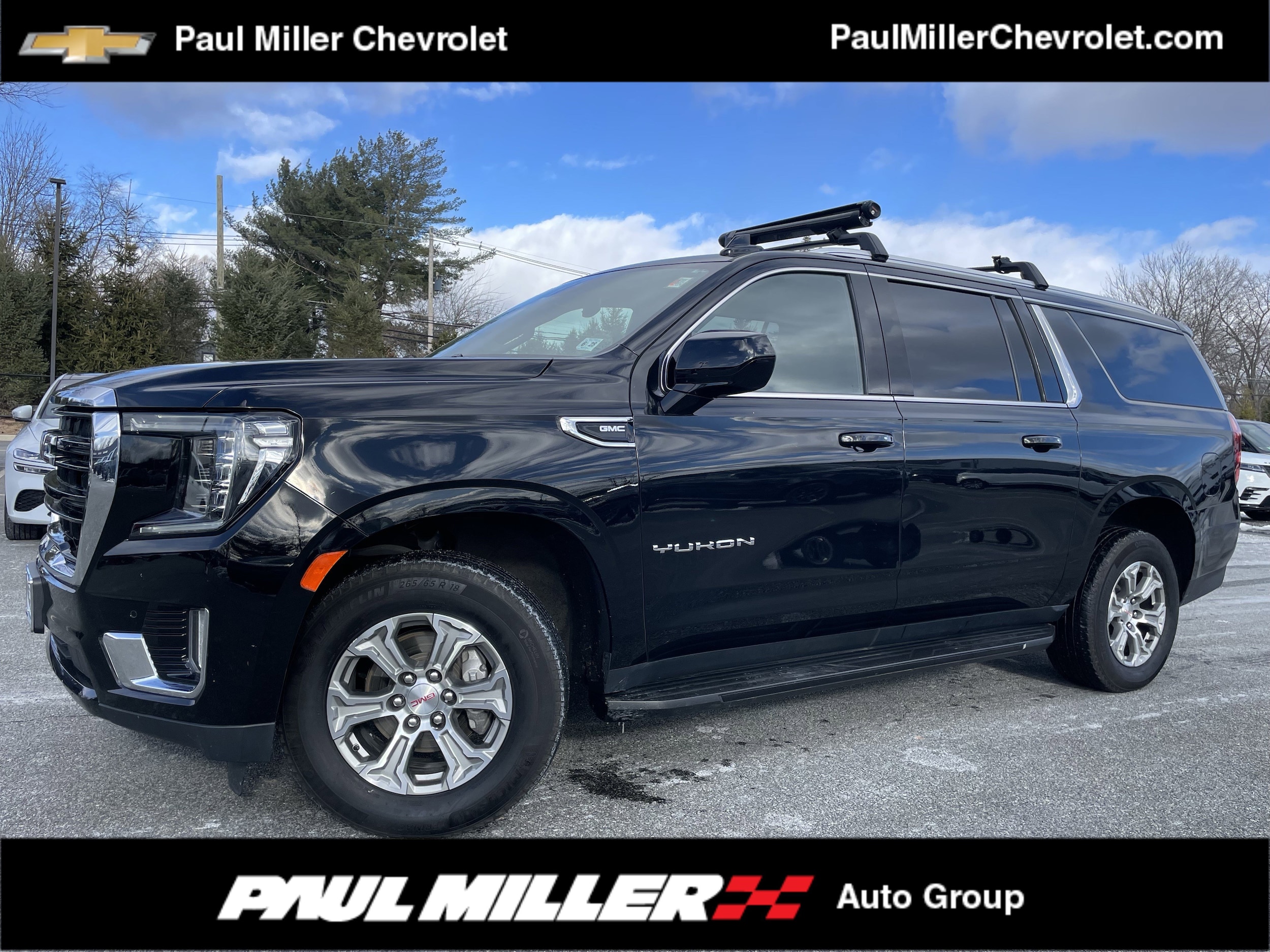 2023 GMC Yukon 4WD SLE's photo