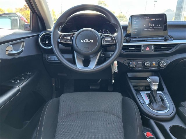 2023 Kia Forte LXS photo 2