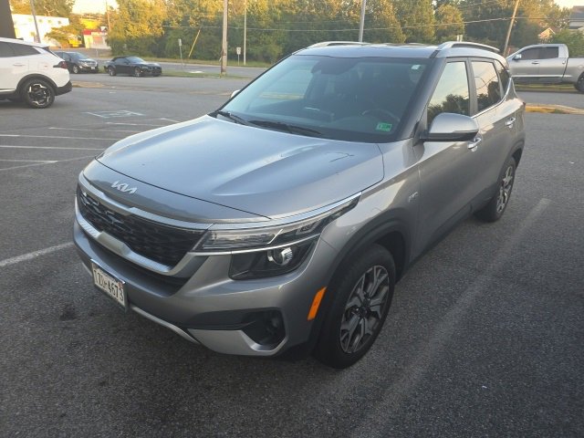 2022 Kia Seltos EX photo 2
