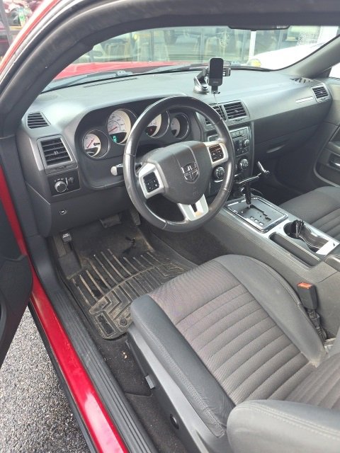 2011 Dodge Challenger photo 4