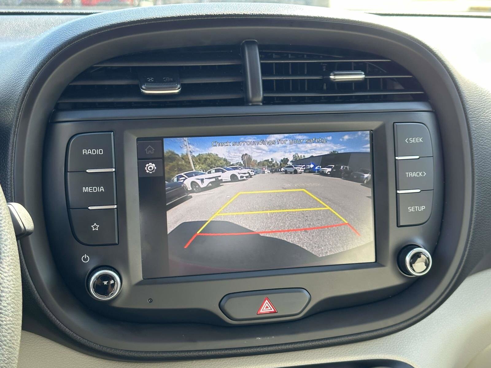 2023 Kia Soul LX photo 3