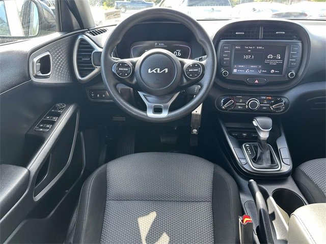 2023 Kia Soul LX photo 2