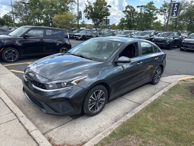 2023 Kia Forte LXS photo 2