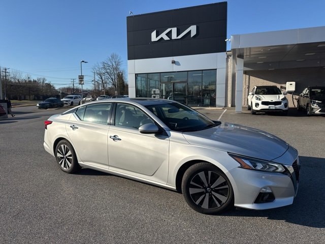 2019 Nissan Altima SL's photo