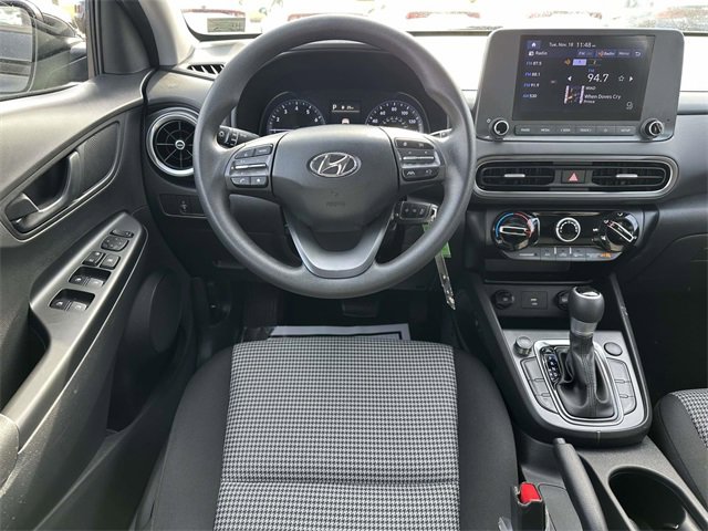 2022 Hyundai Kona SE photo 2