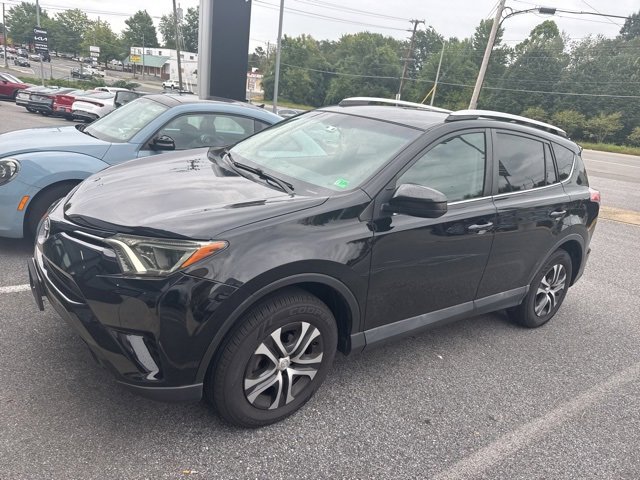 2016 Toyota RAV4 LE photo 2
