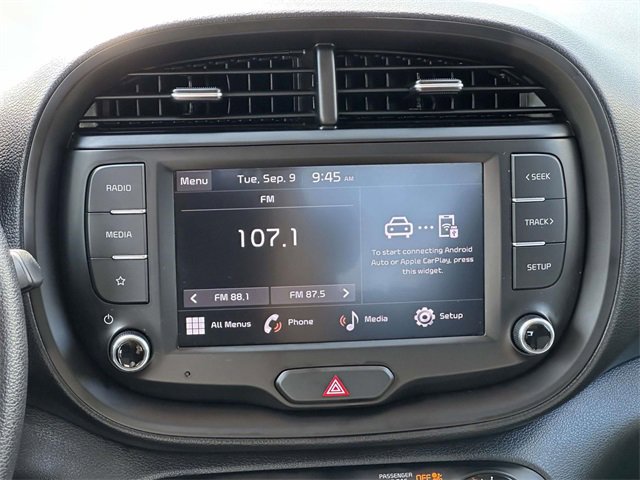 2023 Kia Soul LX photo 3