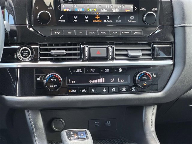 2022 Nissan Pathfinder SL photo 3