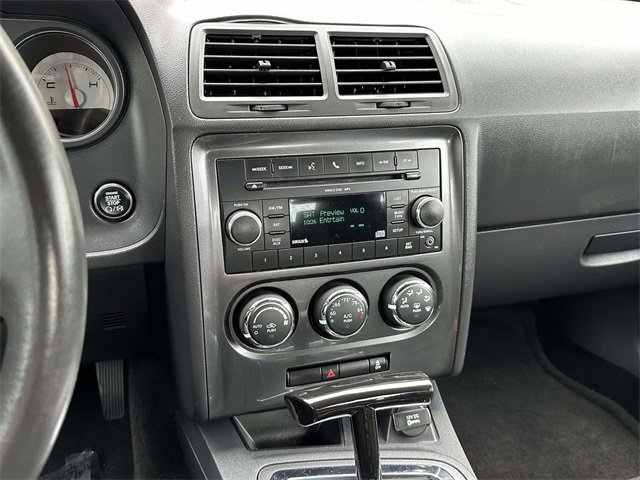 2011 Dodge Challenger photo 3