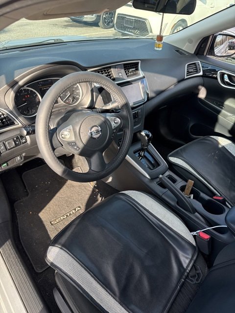 2019 Nissan Sentra SV photo 3