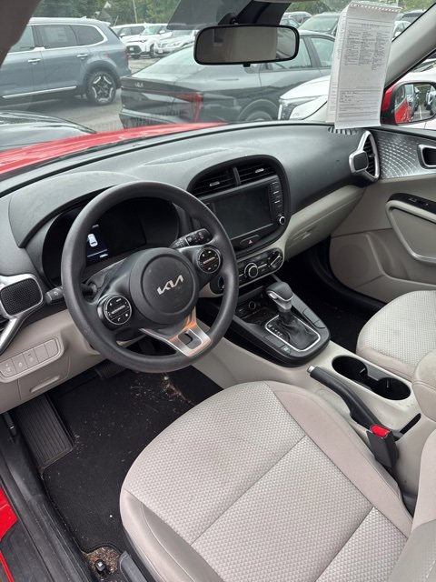 2023 Kia Soul LX photo 3