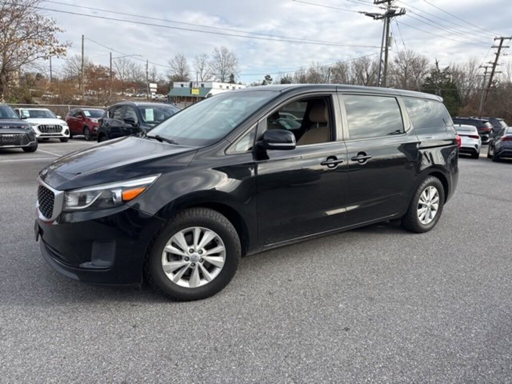 Used 2017 Kia Sedona LX 4D Passenger Van