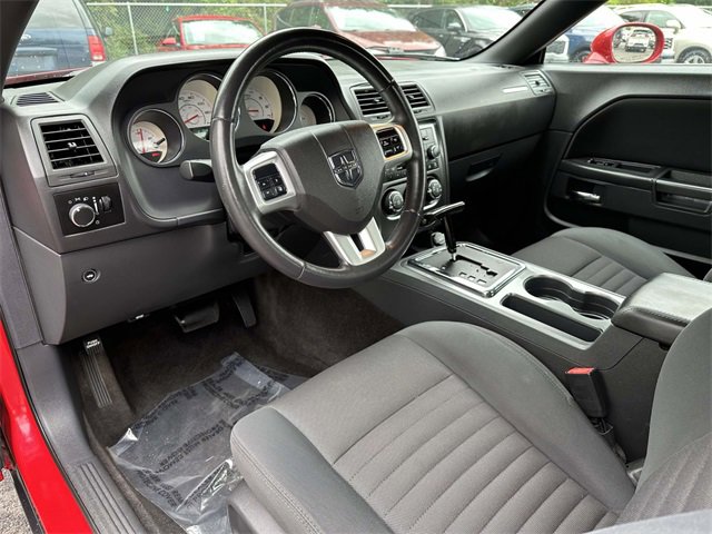 2011 Dodge Challenger photo 2