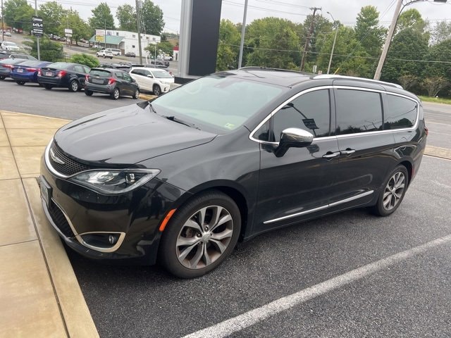 Used 2018 Chrysler Pacifica Limited with VIN 2C4RC1GG0JR171619 for sale in Alexandria, VA