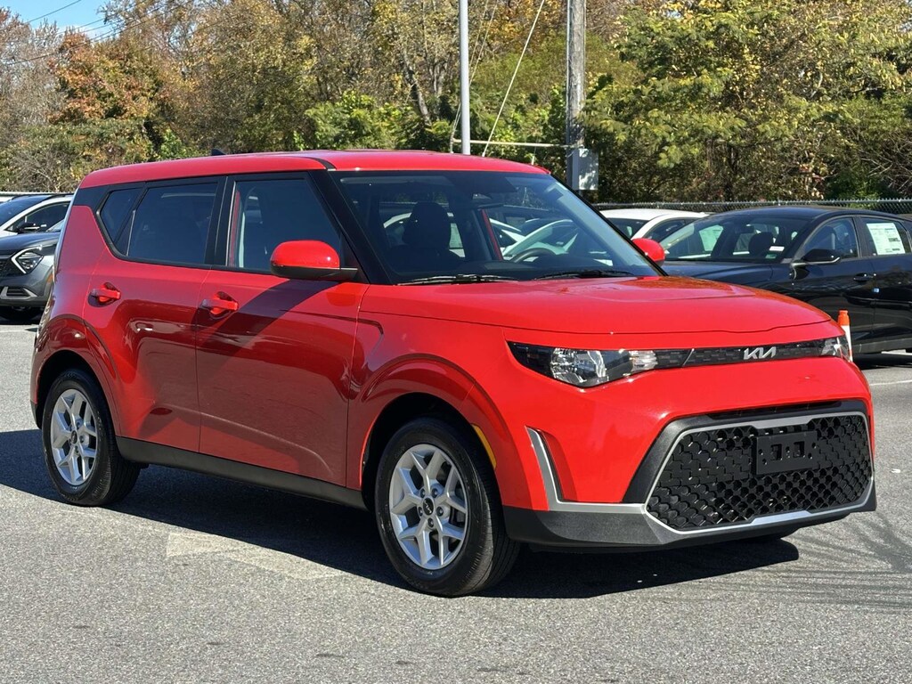 Used 2025 Kia Soul LX 4D Hatchback