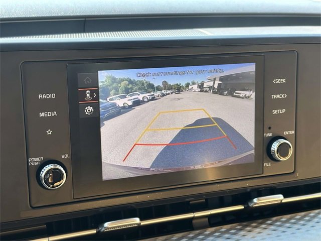 2024 Kia Carnival LX photo 4