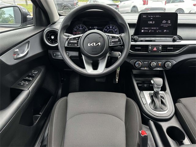 2023 Kia Forte LXS photo 2