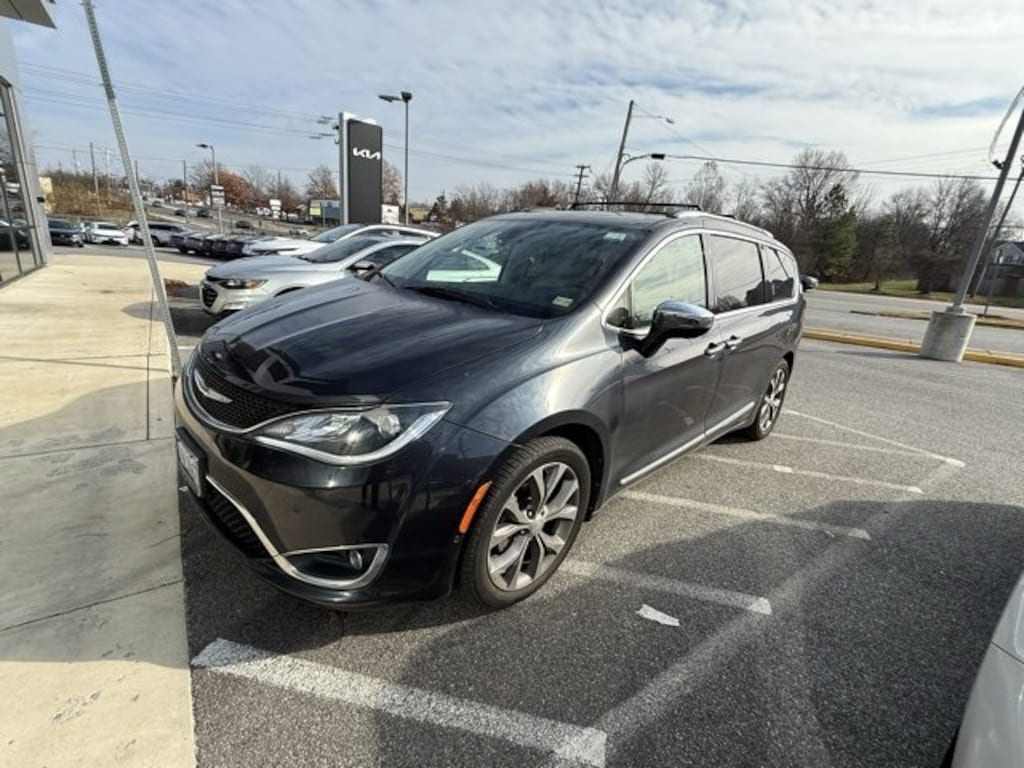Used 2019 Chrysler Pacifica Limited 4D Passenger Van