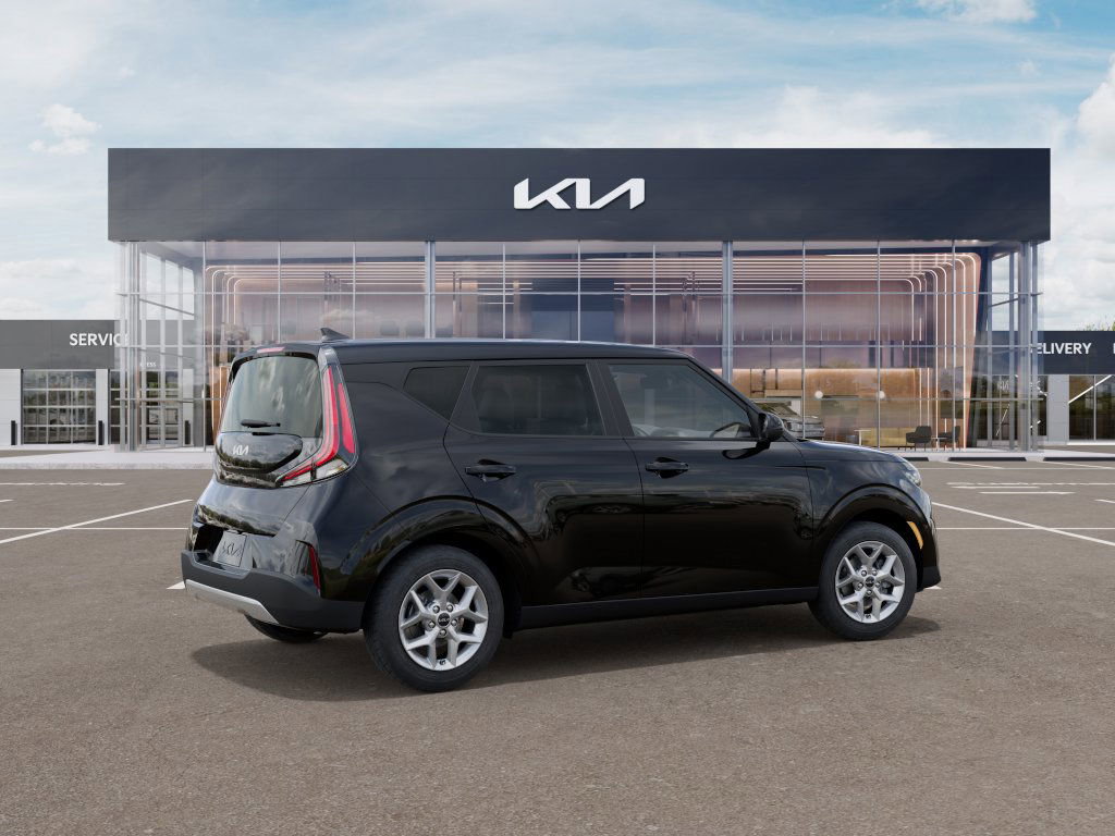 2025 Kia Soul LX photo 3