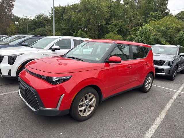 2023 Kia Soul LX photo 2