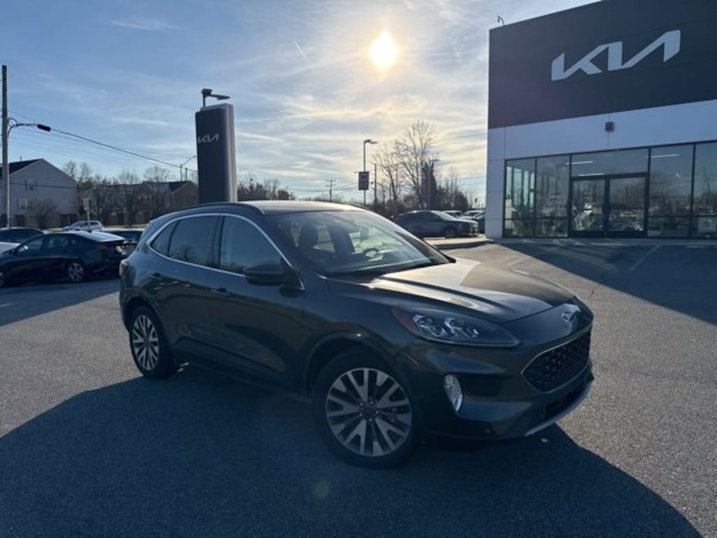 Used 2020 Ford Escape Titanium Hybrid 4D Sport Utility