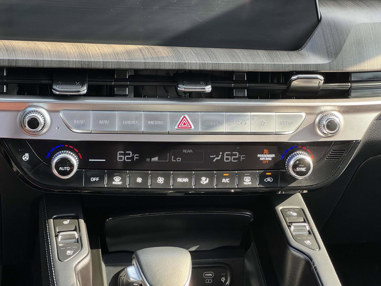 2024 Kia Telluride EX photo 3