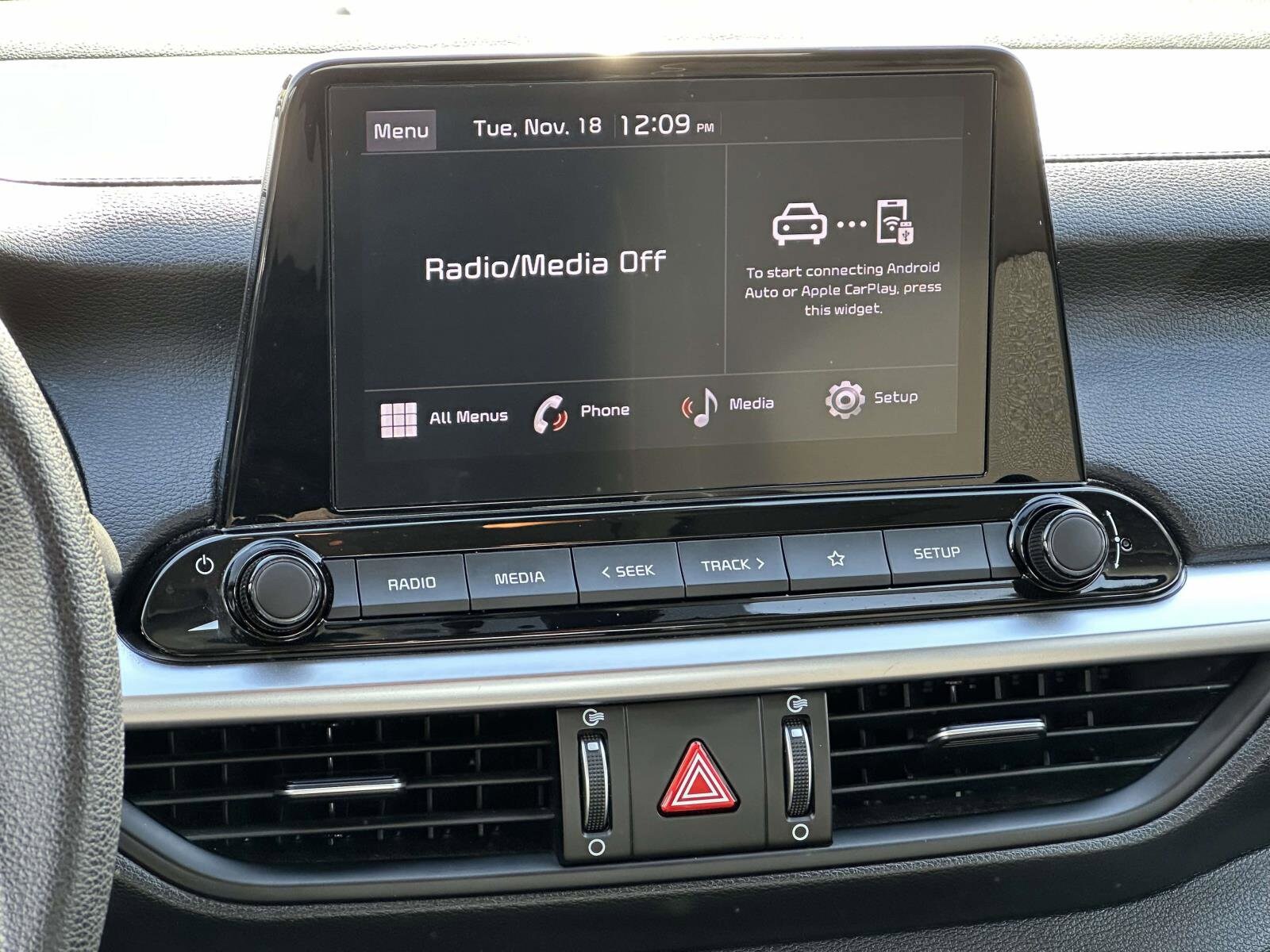 2023 Kia Forte LXS photo 3