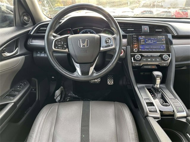 2020 Honda Civic Touring photo 2