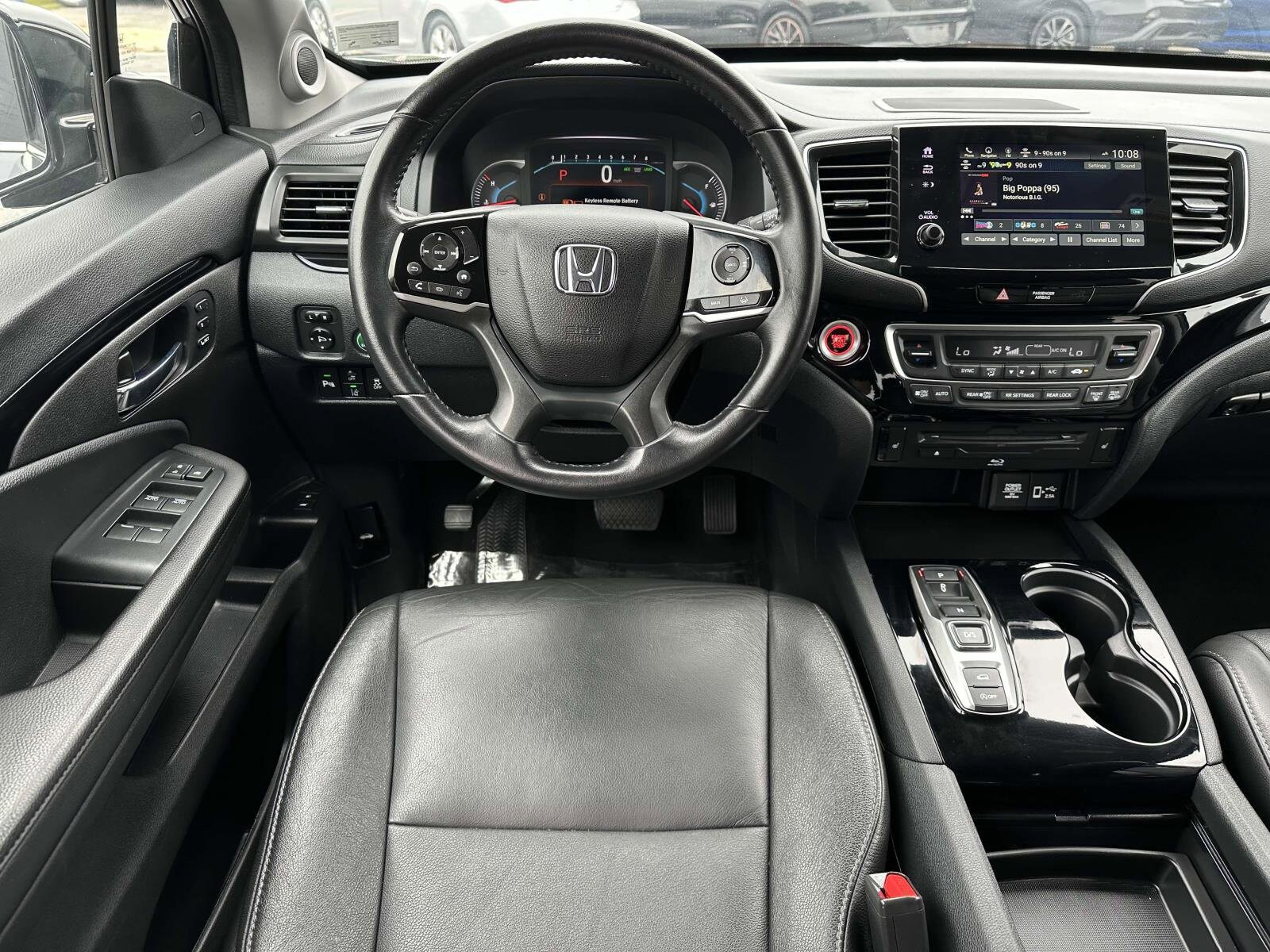 2022 Honda Pilot Touring photo 2