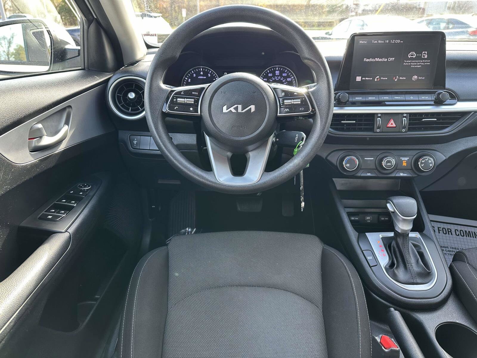 2023 Kia Forte LXS photo 2