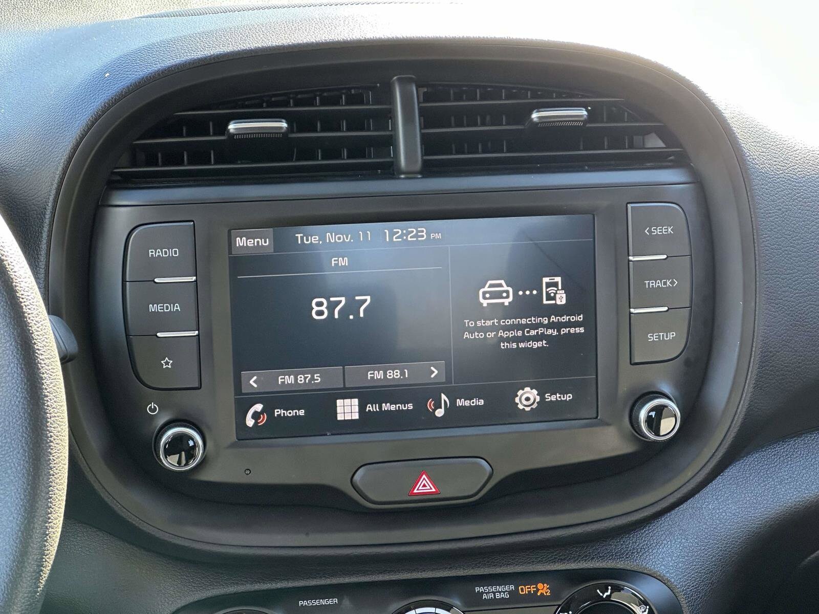 2025 Kia Soul LX photo 3