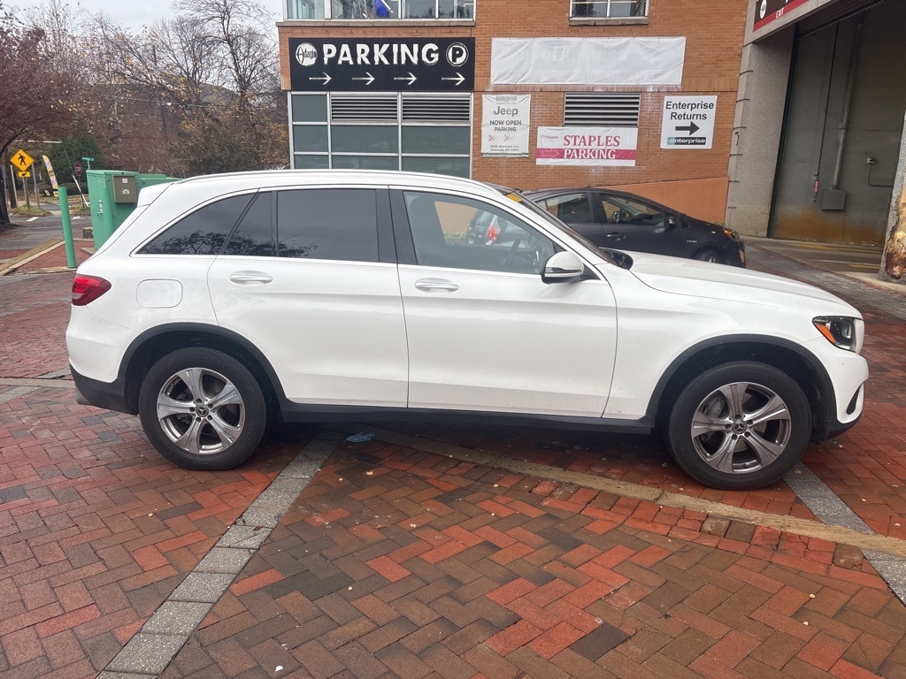 Used 2018 Mercedes-Benz GLC GLC300 with VIN WDC0G4KB4JV016752 for sale in Chevy Chase, MD