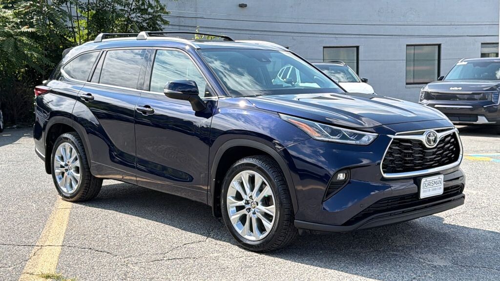 Used 2024 Toyota Highlander Limited SUV