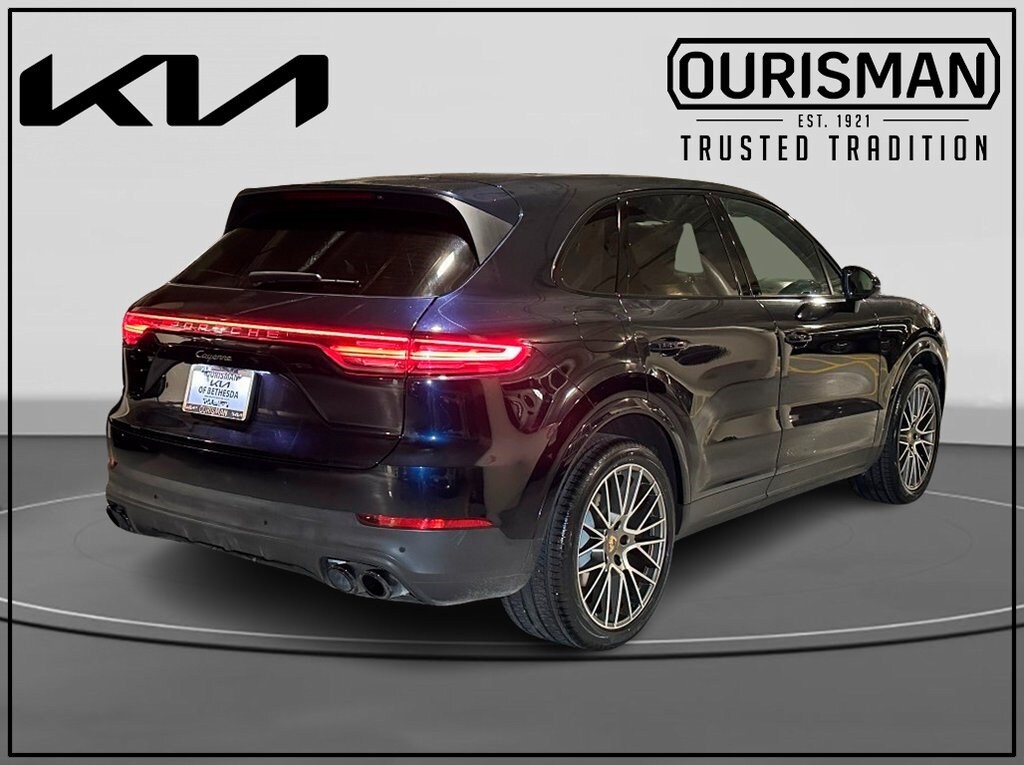 2023 Porsche Cayenne Platinum Edition photo 3