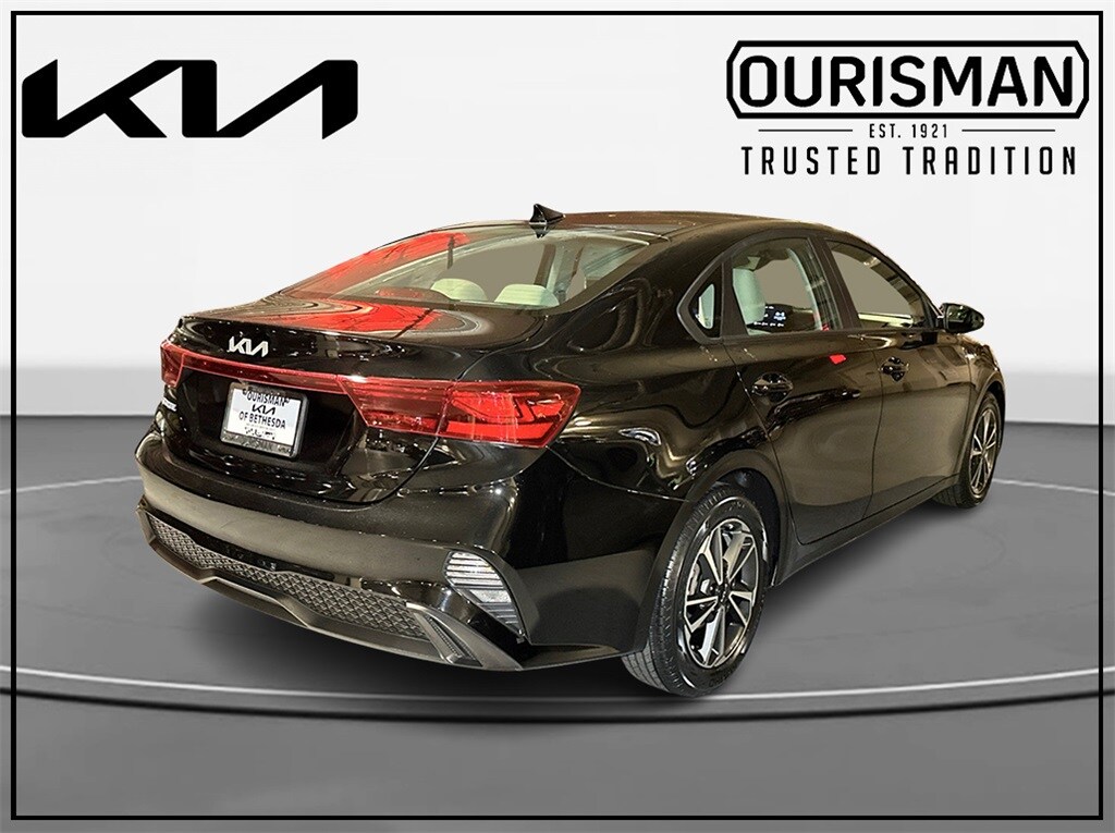 2023 Kia Forte LXS photo 4