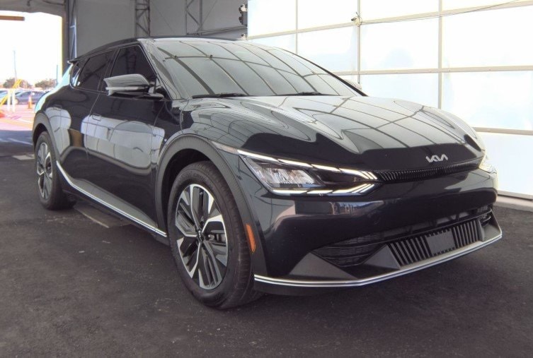 2024 Kia EV6 Light L/R's photo