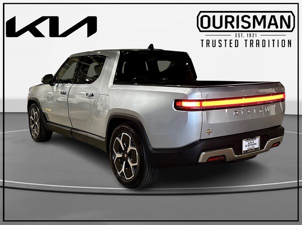 2023 Rivian R1T Adventure photo 2