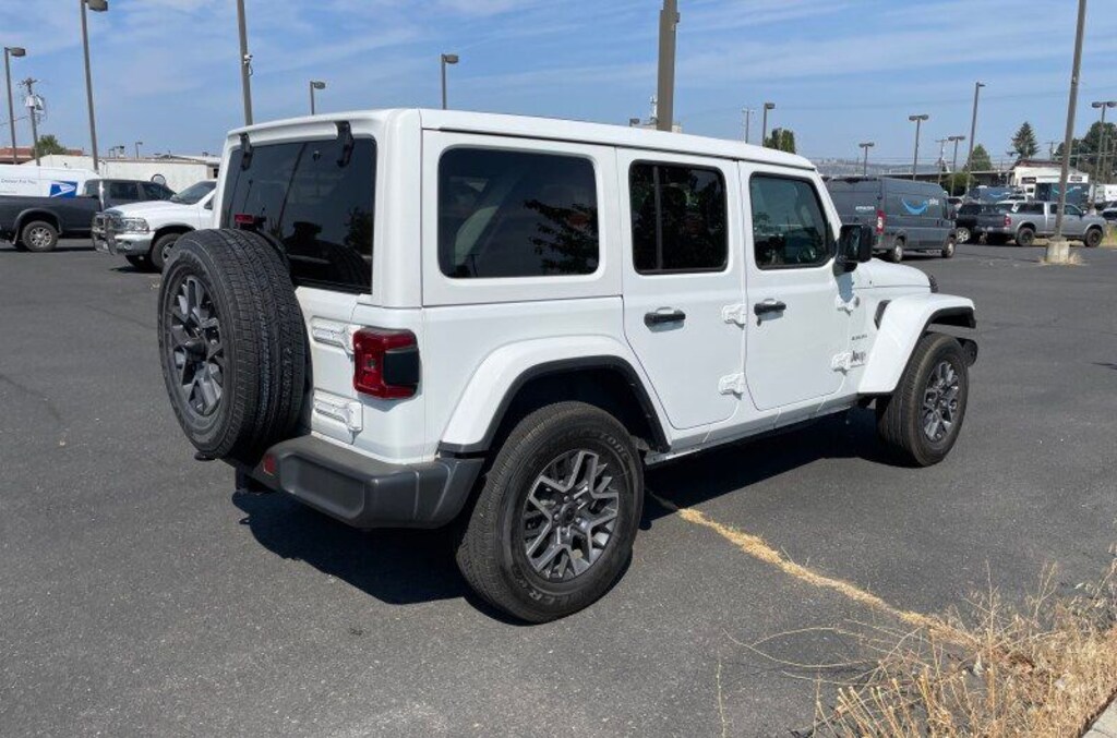 Used 2024 Jeep Wrangler Sahara SUV
