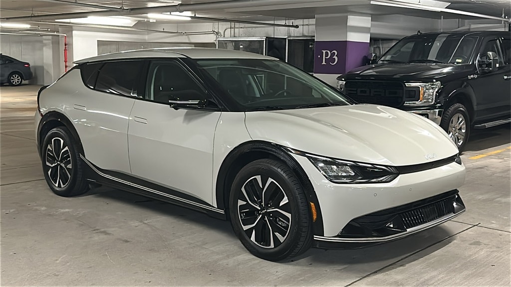 2024 Kia EV6 Wind's photo