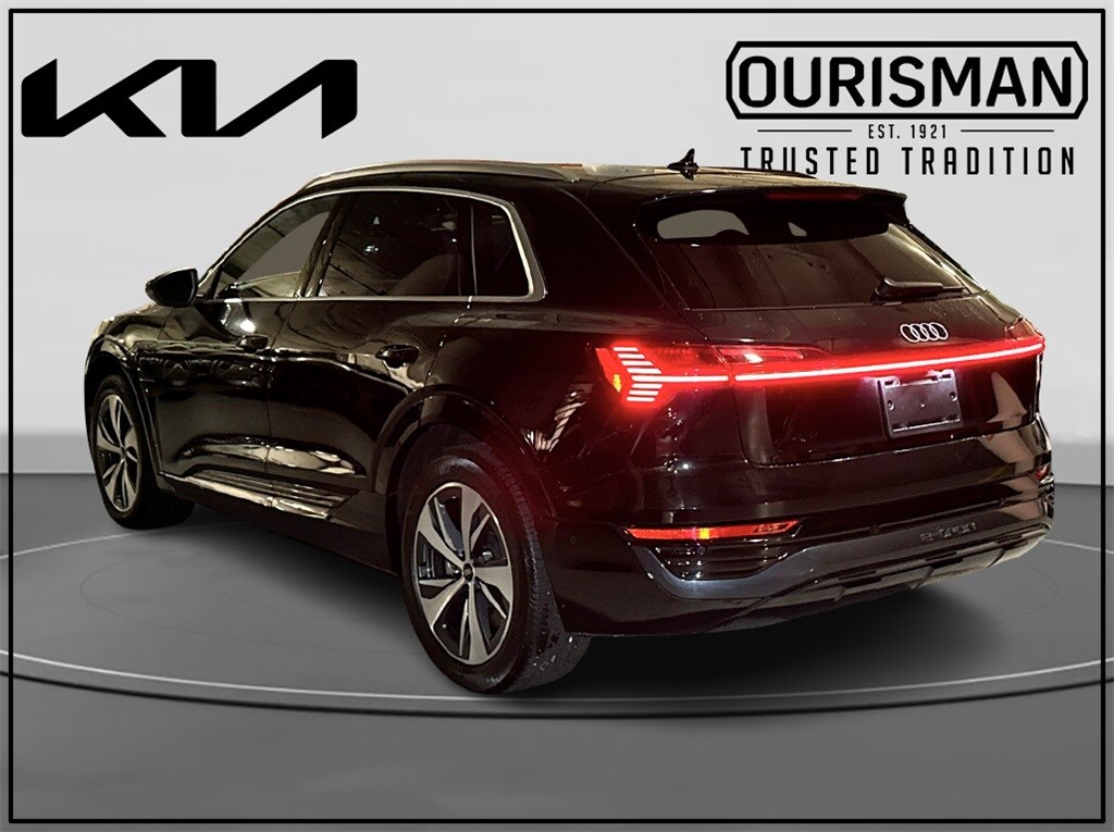 2024 Audi Q8 E-tron Premium Plus photo 3