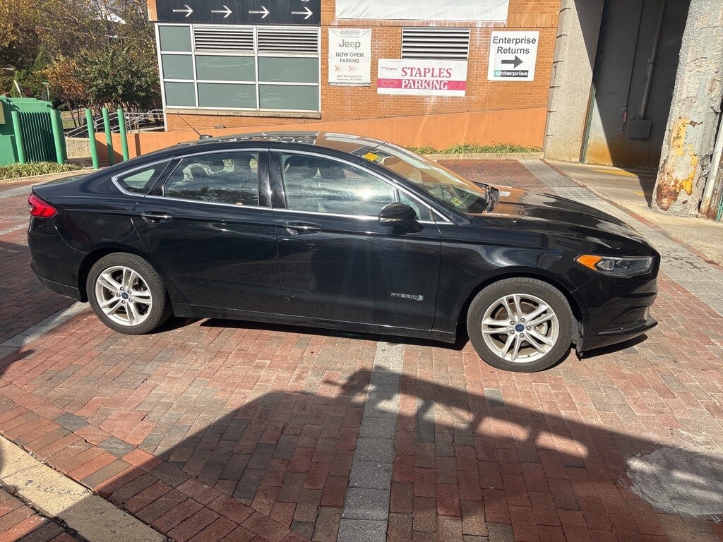 Used 2018 Ford Fusion Hybrid SE Sedan