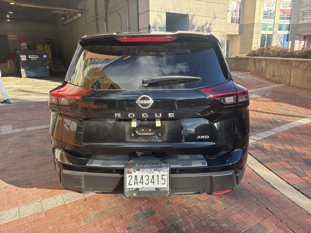 2024 Nissan Rogue S photo 3