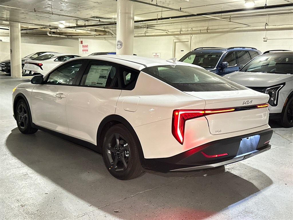 2025 Kia K4 LXS photo 3