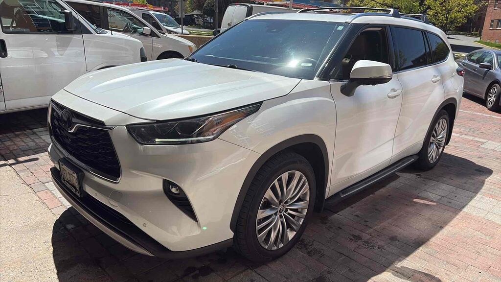 Used 2023 Toyota Highlander Platinum SUV